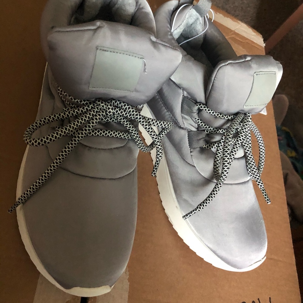 Women’s fashion shoes